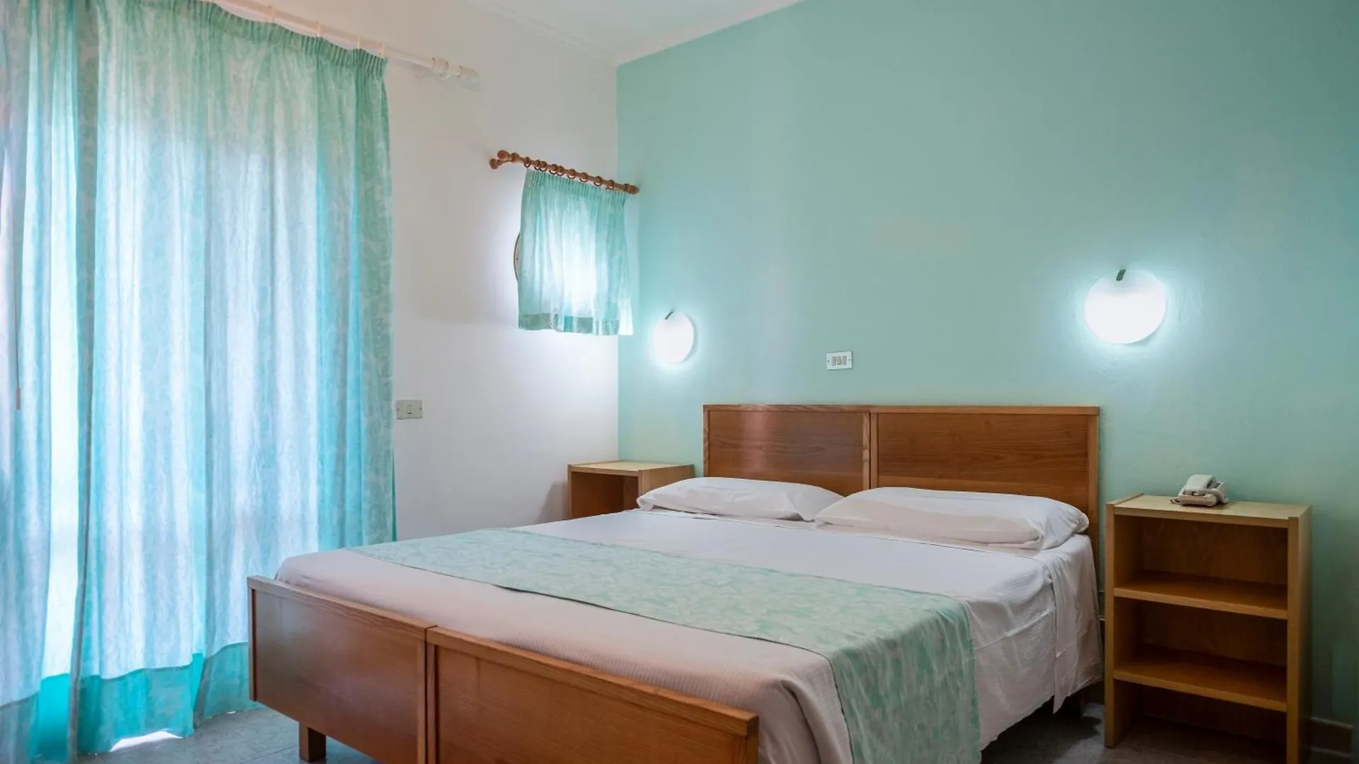 Hotel Paradiso Portoferraio 3*,